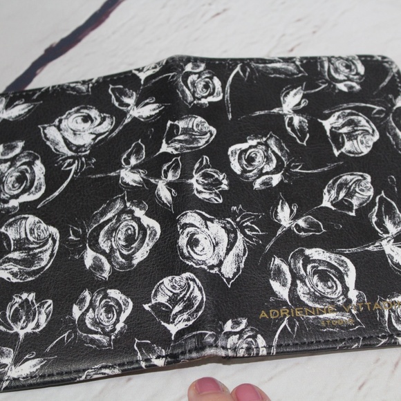 Adrienne Vittadini Passport Cover - Picture 2 of 5